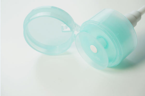 PP البلاستيكية التجميل 33/410 طلاء الأظافر مضخة الموزع مع غطاء السيليكون