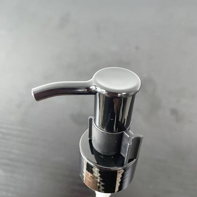 مضخة زيت الشعر البلاستيكية السوداء 28 410 الزيت الأساسي الزيت الكوسماتي مضخة الموزع للاستخدام اليومي