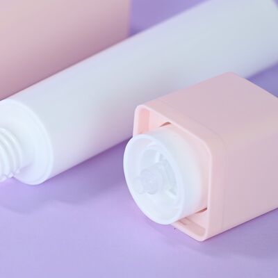 منتجات العناية بالبشرة 15ml 30ml 50ml مجموعة مربع الزجاجة بدون هواء رأس الدوار مضخة PP رشاش الختم التعبئة التجميلية